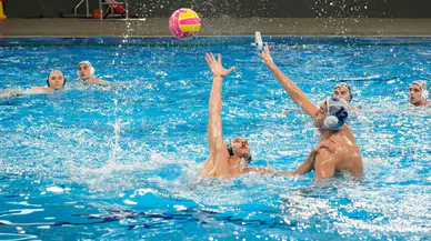 İzmir Büyükşehir Belediyesi sporcuları başarıdan başarıya koşuyor