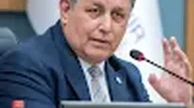 İzmir siyasetinde hareketli saatler: Cemil Tugay ve Özgür Özel hattında neler yaşandı?