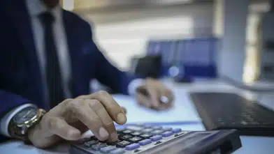 Milyonlarca memurun gözü 3 Ocak 2026'da: Tarihi maaş artışı yolda!