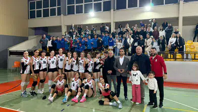 Çiğli Belediyesi’nin Voleybol Takımları Ligde Zirvede