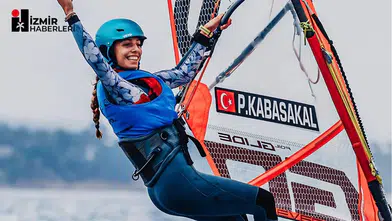 Rüzgârın kızı İzmirli Parla Kabasakal, Fransa’da Dünya Şampiyonluğunu ilan etti
