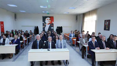 DEÜ’DE YENİLENEBİLİR ENERJİ ÇALIŞTAYI: ÜNİVERSİTE VE SEKTÖR BULUŞTU