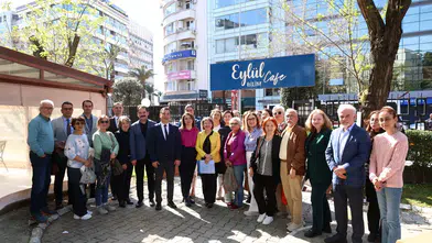 DEÜ BİLİM KAFE SOHBETLERİ’NİN 6’NCI BULUŞMASINDA “BİLİMİN IŞIĞINDA GÜNEŞTEN NASIL KORUNMALIYIZ?” KONUŞULDU