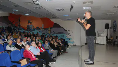 Ege 3. Yaş Üniversitesinde Yapay Zekâ ve İnsan İlişkisine dikkat çekildi