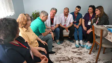 Bornova Belediyesi’nden özel bireye yürek ısıtan kutlama