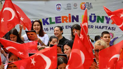 Ele Ele Tutuştuğumuz Sürece Aşamayacağımız Hiçbir Engel Yok