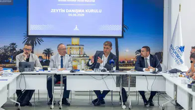 Başkan Tugay: Zeytinin değerini ekonomiye yansıtmalıyız