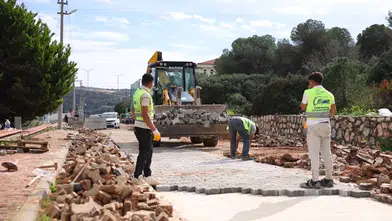 Çeşme Belediyesinden yol yenileme seferberliği