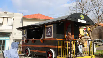 Buca’da sosyal belediyecilik hamlesi: Vagon ve Ray Büfe hizmete girdi