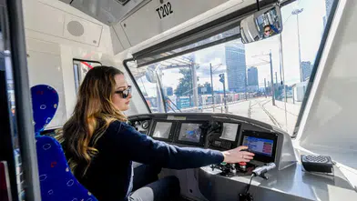 Raylarda kadın gücü