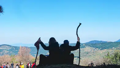 Gençler baharı Efes-Mimas Yolu’nda doğayla karşıladı