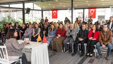 Latife Tekin Bornova’da gençlerle buluştu: