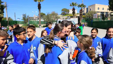 Çeşme Belediyesinden okullara sosyal alan desteği