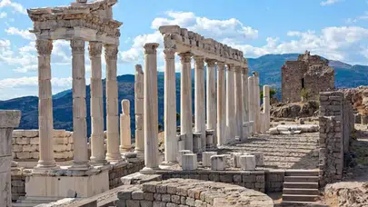 İzmir’de UNESCO Koruması Altındaki Yerler: Efes ve Bergama’nın Eşsiz Mirası