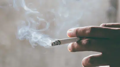 Sigara Dumanı DNA’nızı Nasıl Zorluyor? Genetik Hasar ve Tedavi Yöntemleri