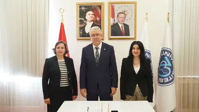 EÜ’nün “Jinekolojik ve Obstetrik Muayene Giysisi” buluşu “Faydalı Model” olarak tescillendi