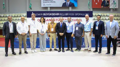İzmir Büyükşehir Spor Kulübü’nde bayrak değişimi