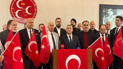 MHP İzmir'den bayrağa yönelik hain saldırıya tepki