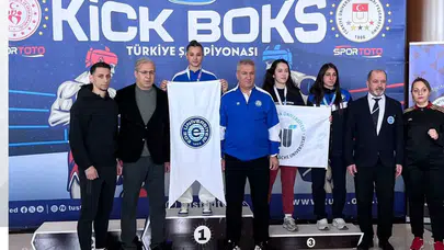 EÜ öğrencisi Elif Ceren Şanlı, Kick Boks’ta Türkiye Şampiyonu oldu