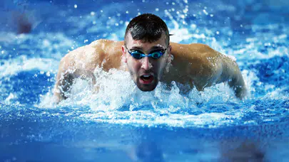 DEÜ Kapılarını Millî Yüzücü Emre Sakçı’ya Açtı