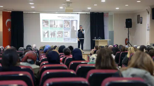Bayraklı’da Madde Bağımlılığına Karşı Annelerle Farkındalık Eğitimi