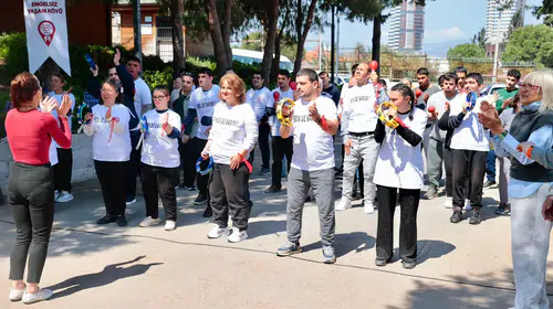Konak’ta Otizm Farkındalık Günü’nde ‘Biz de Varız’ dediler