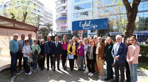 DEÜ BİLİM KAFE SOHBETLERİ’NİN 6’NCI BULUŞMASINDA “BİLİMİN IŞIĞINDA GÜNEŞTEN NASIL KORUNMALIYIZ?” KONUŞULDU