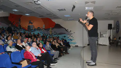 Ege 3. Yaş Üniversitesinde Yapay Zekâ ve İnsan İlişkisine dikkat çekildi