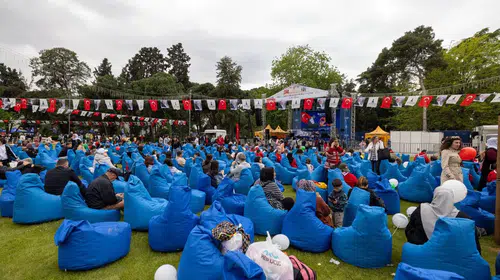 23 Nisan coşkusu İzmir'i sardı