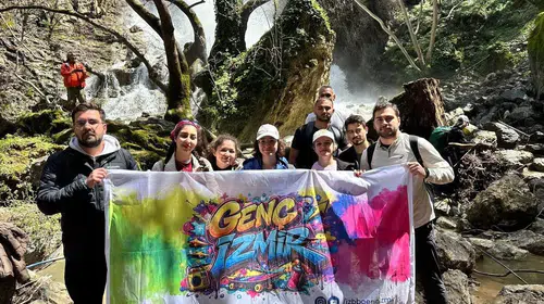 Efes Mimas Yolu’nda bahar yürüyüşü