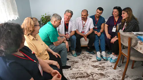 Bornova Belediyesi’nden özel bireye yürek ısıtan kutlama
