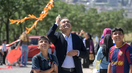 Kadifekale’de gökyüzü uçurtmalarla renklendi
