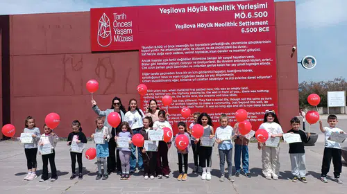 Bornova’da Minikler Taş Devri’ne yolculuk yaptı