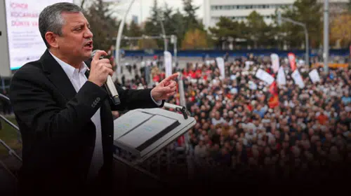 Cumhuriyet Meydanı'ndan İzmirlilere Mesaj: Otobüs Üstünden Seslenecek!