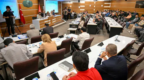 Bornova Belediyesi’nde 2025 kesin hesabına meclis onayı