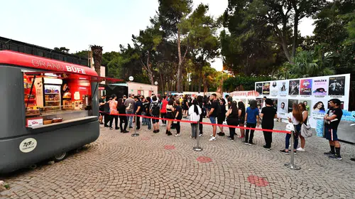 Gençliğe üç bilet jesti
