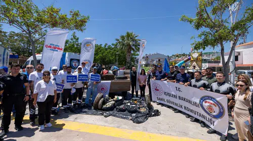 Plajdan 750 kilogram atık toplandı