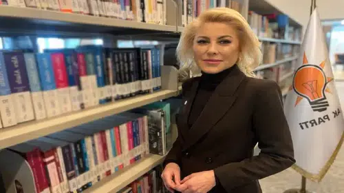 AK Parti'den Cemil Tugay'a sert istifa çağrısı: Koltuk kavgası İzmir'e zaman kaybettiriyor