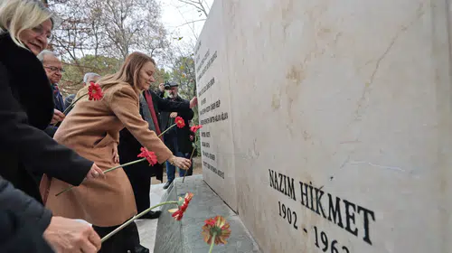 Konak’tan usta şairlere vefa: Nazım Hikmet ve Ahmed Arif Konak’ta anılacak