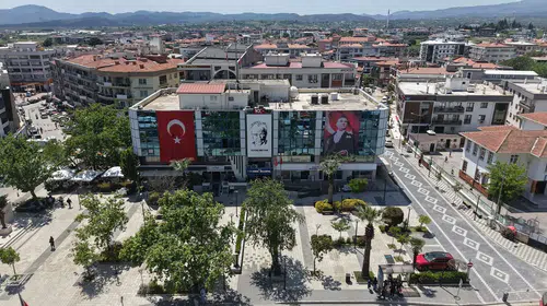 Menderes Belediye Başkanı Çiçek'ten sahte WhatsApp konuşmalarına sert yanıt: Manipülasyon girişimi!