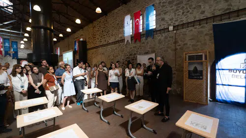 İzmir’deki uluslararası eleştirel eğitim zirvesi başladı