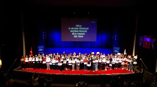 DEÜ EV SAHİPLİĞİNDE TÜBİTAK 2204-B İZMİR BÖLGE YARIŞMASI TAMAMLANDI