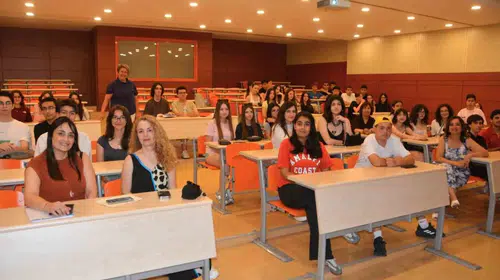 İzmirli gençler dijital dünyayı keşfediyor: Ege Üniversitesi’nden profesyonel dokunuş