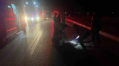 Ödemiş'te gece yarısı acı olay: Alzaymır hastası yaşlı adam iki aracın altında kalarak can verdi