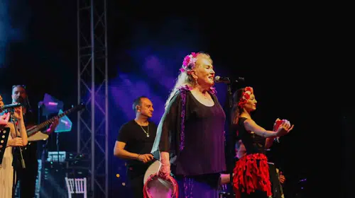 Didim’de lavanta mevsimi Suzan Kardeş’in şarkılarıyla açıldı
