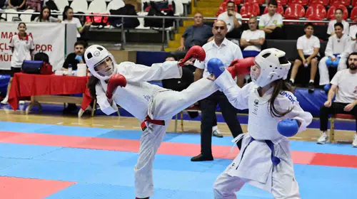 Manisa tatamisinde nefes kesen rekabet: 85 sporcu madalya için ter döküyor