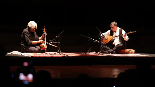 İki kültür iki usta bir sahnede