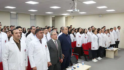 DEÜ VETERİNER FAKÜLTESİNDE BEYAZ ÖNLÜK HEYECANI