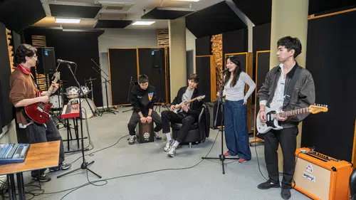 Stüdyo Kültürpark Kazakistanlı müzik grubuna kapılarını açtı