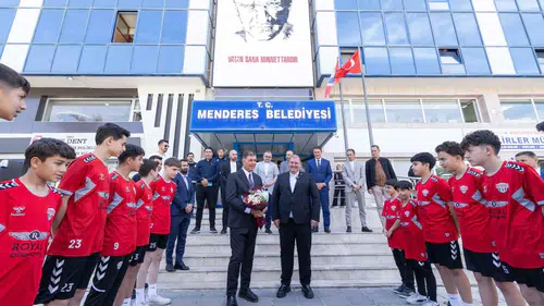 Başkan Tugay'dan Menderes'e teşekkür turu